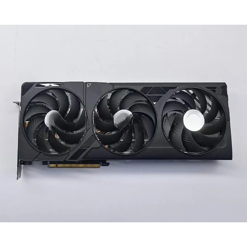 Scheda grafica RTX 4090 in pez - Rtx 5090 32Gb recensione e prezzo